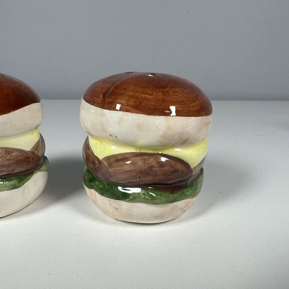 Vintage Earthenware Hamburger Salt And Pepper Shaker Set Hand Painted Taiwan - Picture 2 of 7